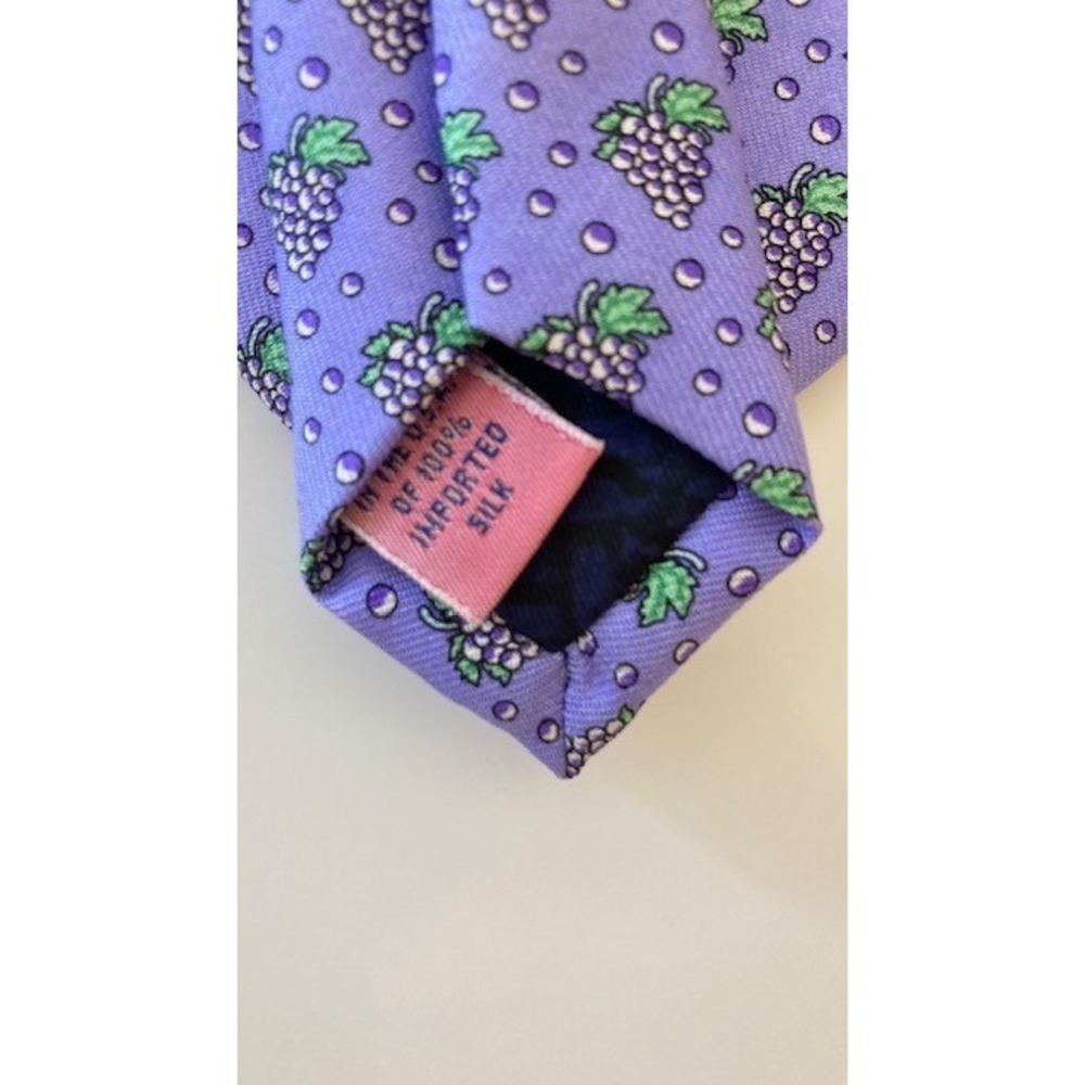 Vineyard Vines Martha's Vineyard Silk Men's Purplish with Grapes 59 x 3.25 - Picture 5 of 7